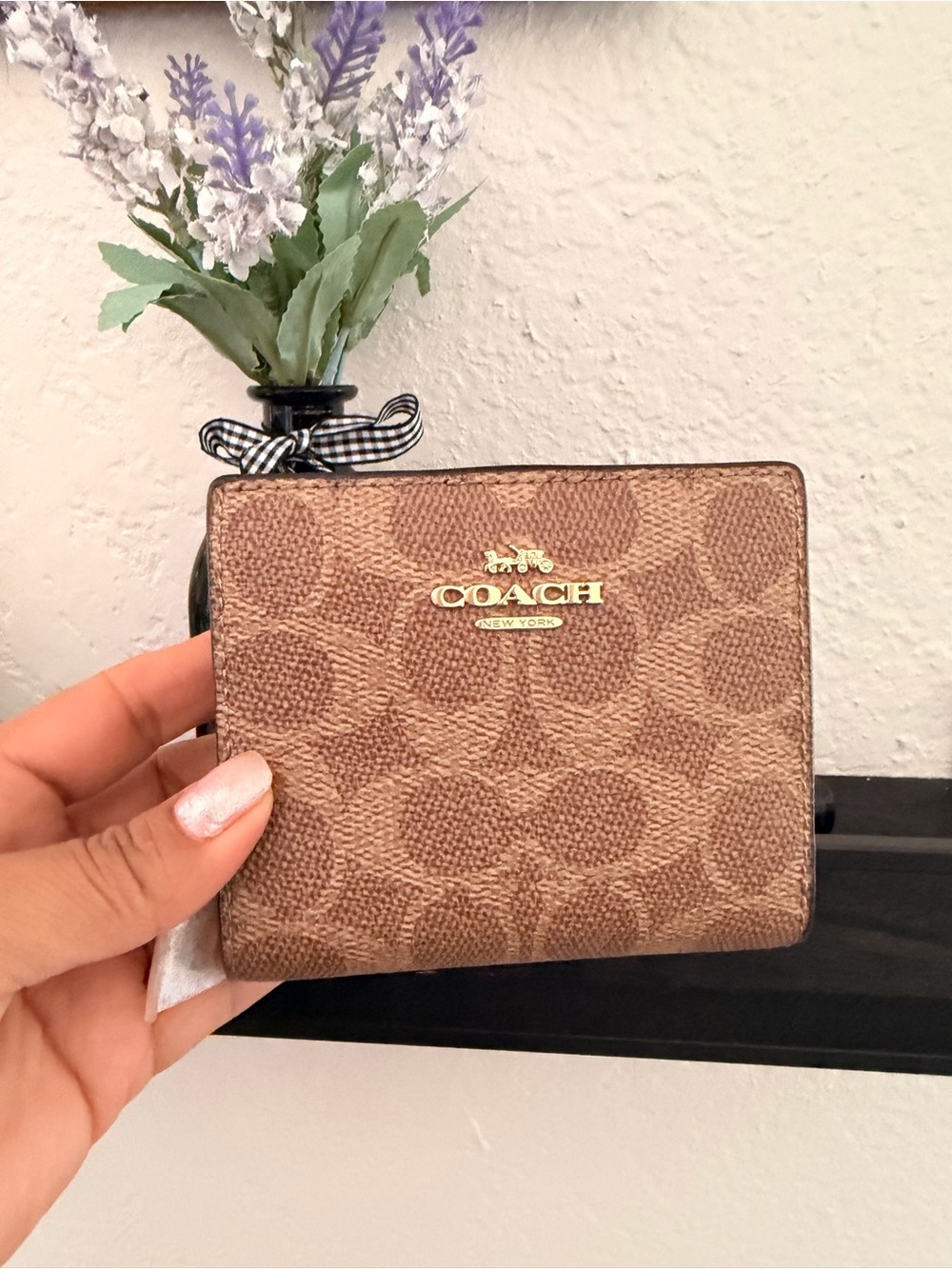 Coach Snap Wallet In Signature Canvas - Picture 5 of 10